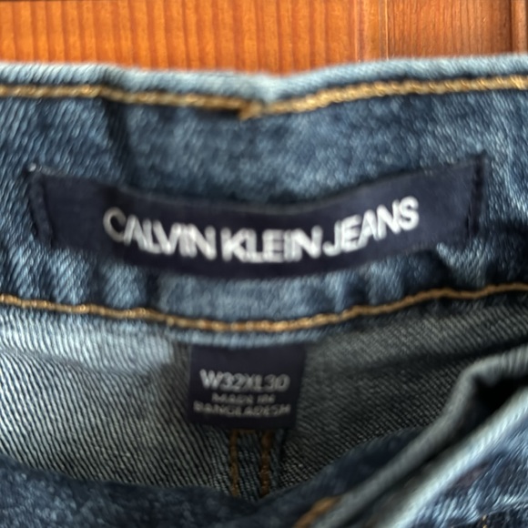 Calvin Klein Jeans Waist 32โ Length 30โ EUC - Picture 4 of 6